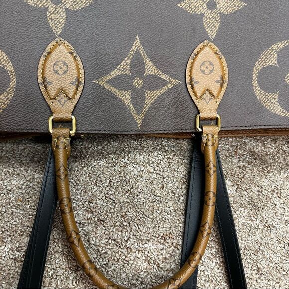 Louis Vuitton OntheGo GM Reverse Monogram Giant (Authentic) - Picture 15 of 16